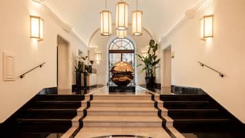 Lobby-Lounge