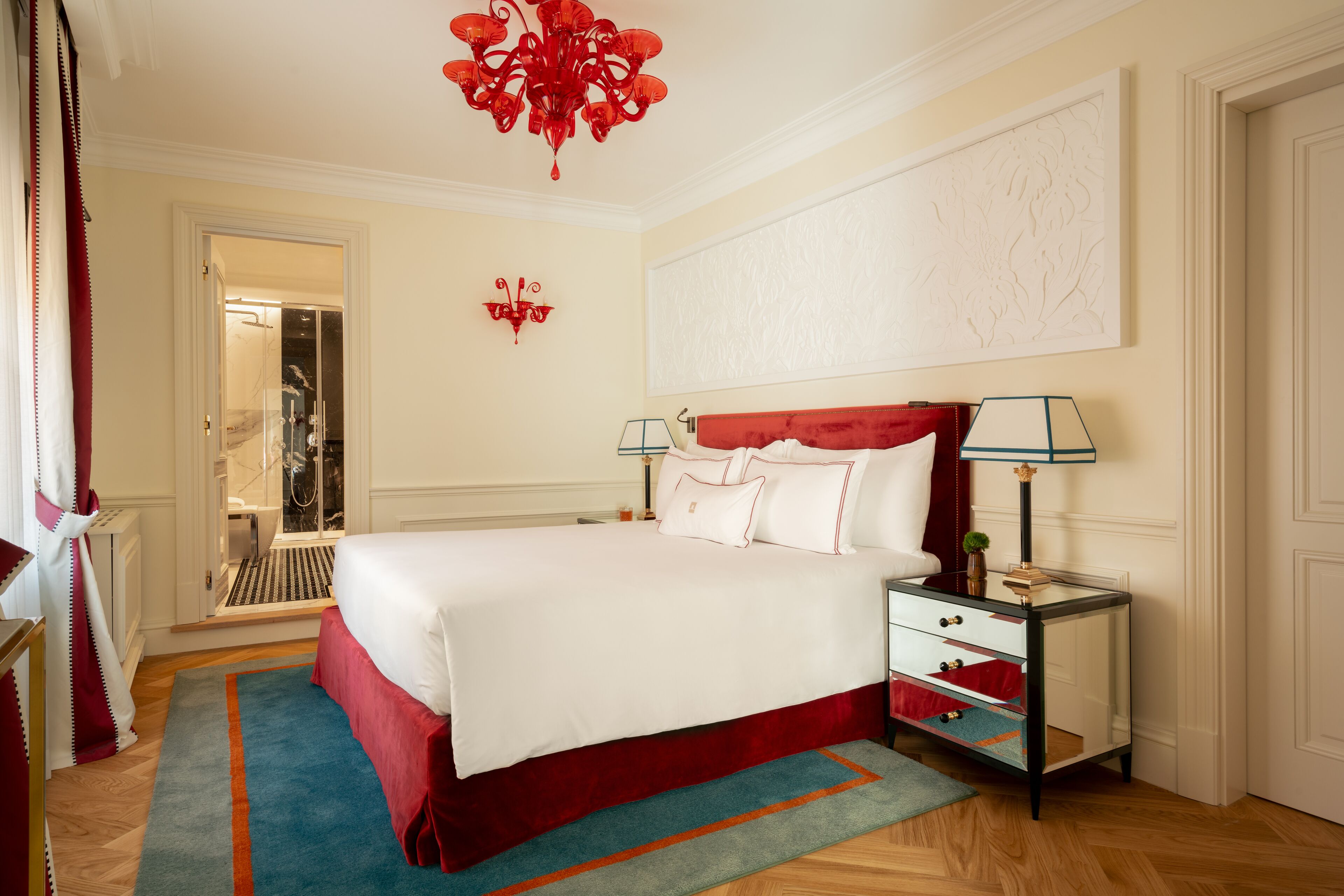 Suite (Prestige) | Ropa de cama de alta calidad, edredón, camas Select Comfort y minibar 