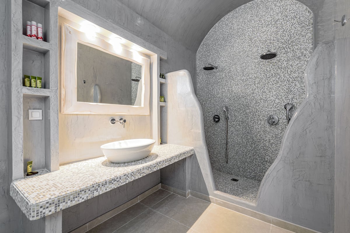 exclusive condo (kelari) | bathroom | shower, hair dryer, towels