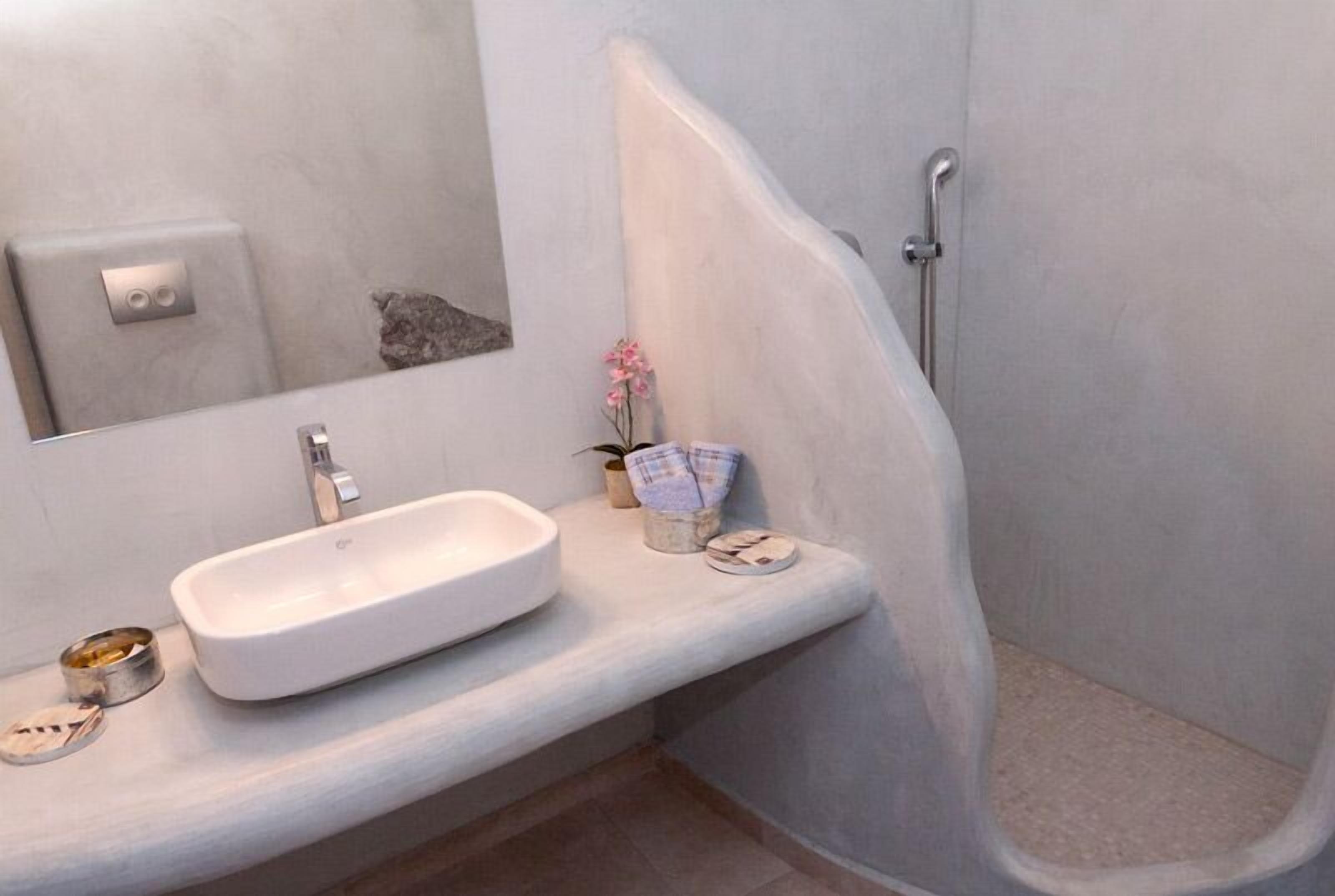 apartment, 1 bedroom, hot tub (tsikoudia) | bathroom | shower, hair dryer, towels