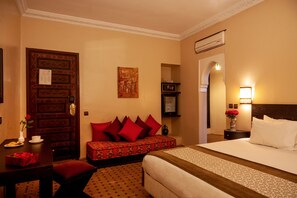 Superior Room | Minibar, in-room safe, individually decorated, individually furnished - Riad Marrakech By Hivernage (Marrakech)
