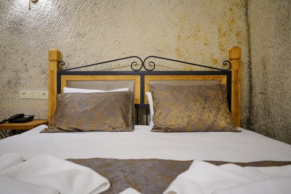 Habitación familiar | Sábanas de algodón egipcio y ropa de cama de alta calidad 