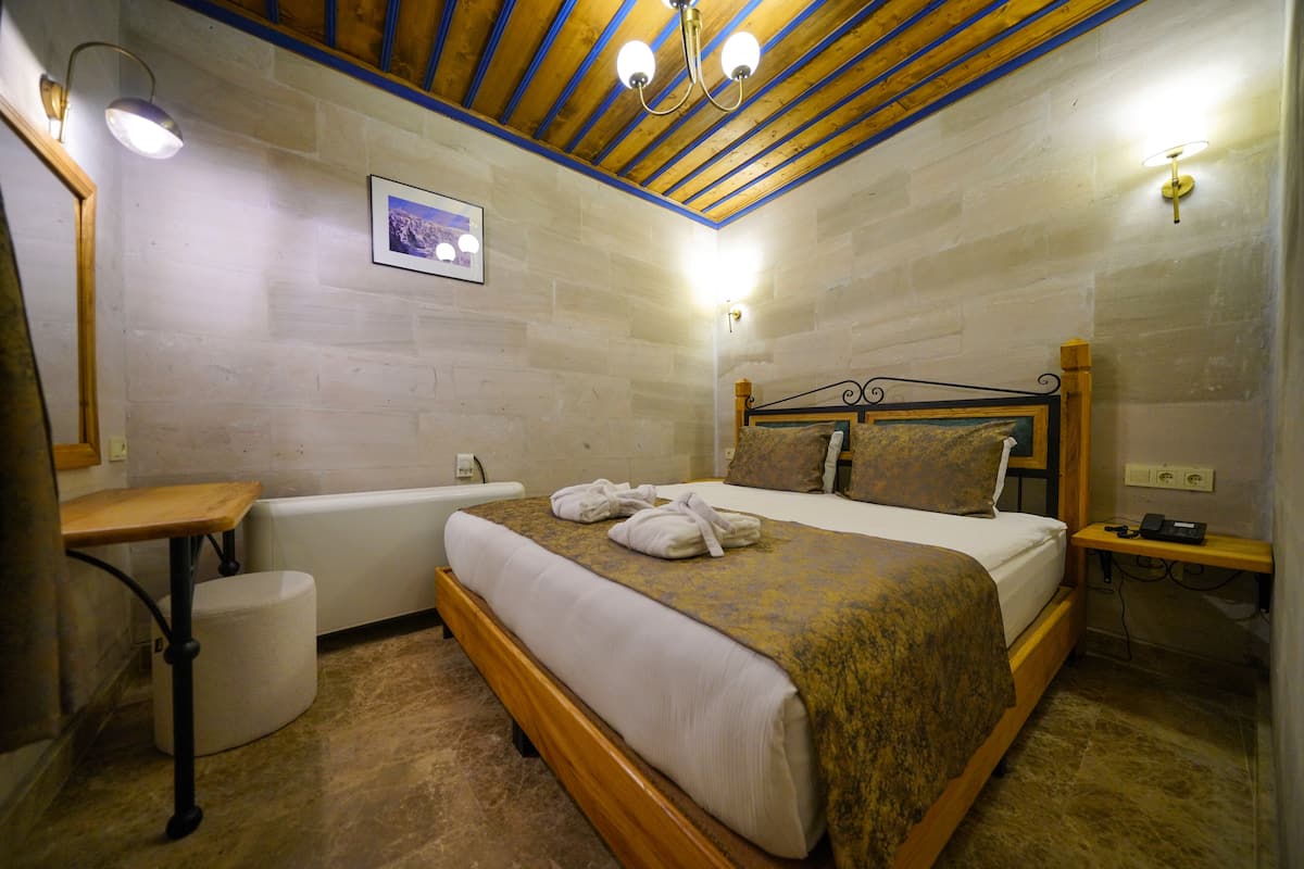 Deluxe Suite | 1 bedroom, Egyptian cotton sheets, premium bedding, Select Comfort beds