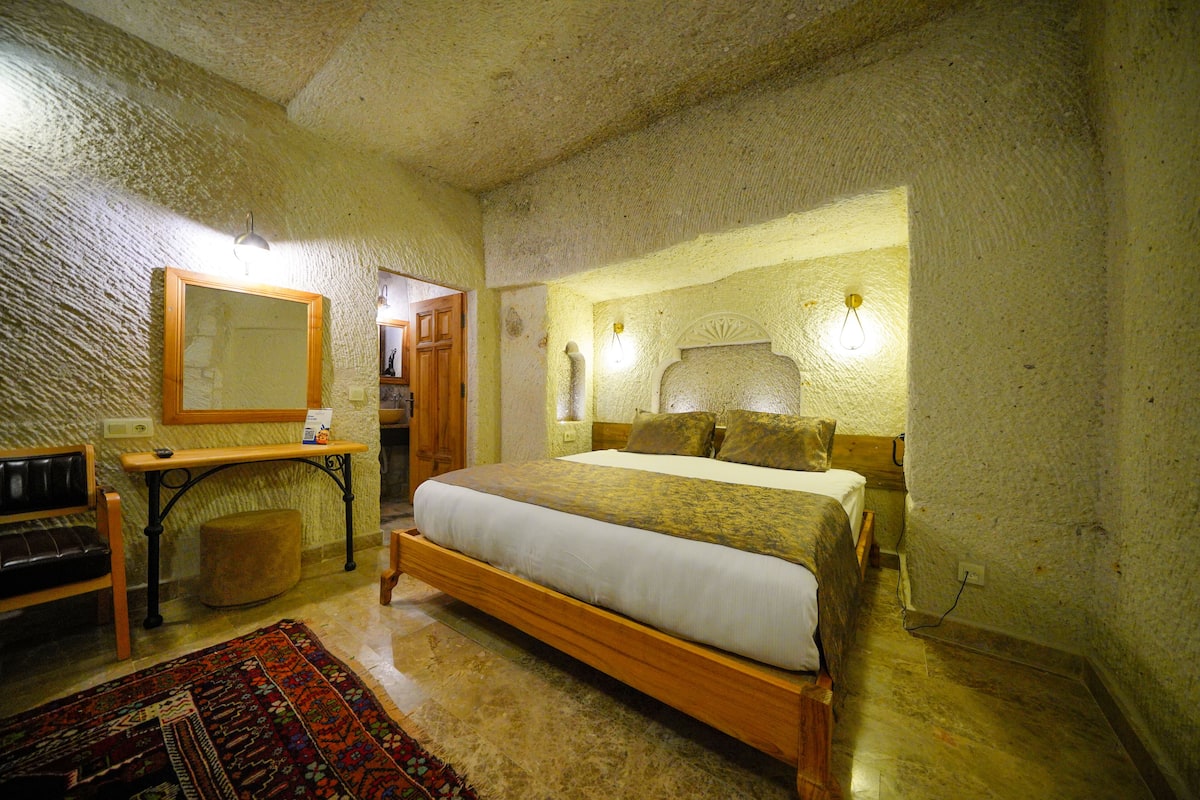 Deluxe Double Room | 1 bedroom, Egyptian cotton sheets, premium bedding, Select Comfort beds