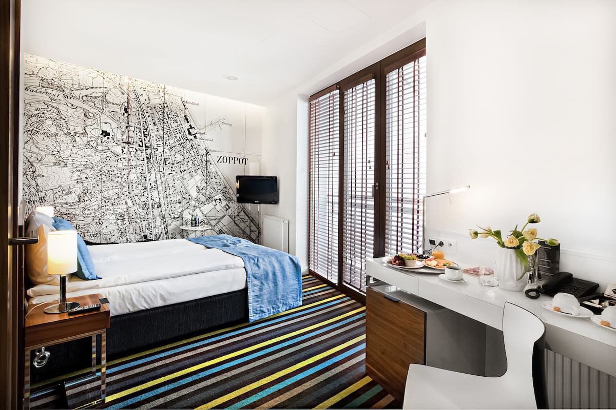 1 bedroom, premium bedding, minibar, in-room safe