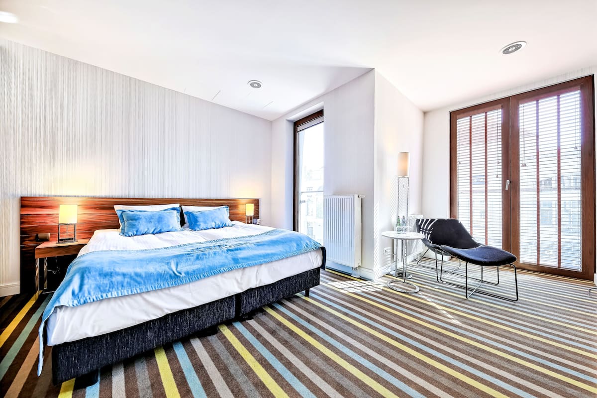 Superior Room | 1 bedroom, premium bedding, minibar, in-room safe