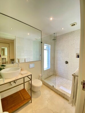 Superior-Zimmer, 1 Schlafzimmer | Badezimmer | Dusche, kostenlose Toilettenartikel, Haartrockner, Handtücher