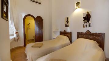 Twin Room | Individually decorated, individually furnished, free WiFi, bed sheets