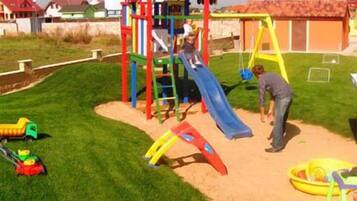 Außen-Kinderspielplatz
