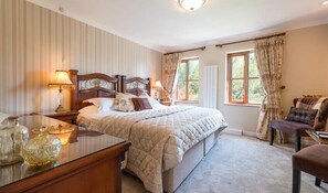 Standard Double Room | Egyptian cotton sheets, premium bedding, individually decorated - Ty'n Rhos Country House (Caernarfon)