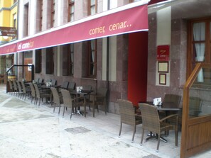 Bar (en el alojamiento)