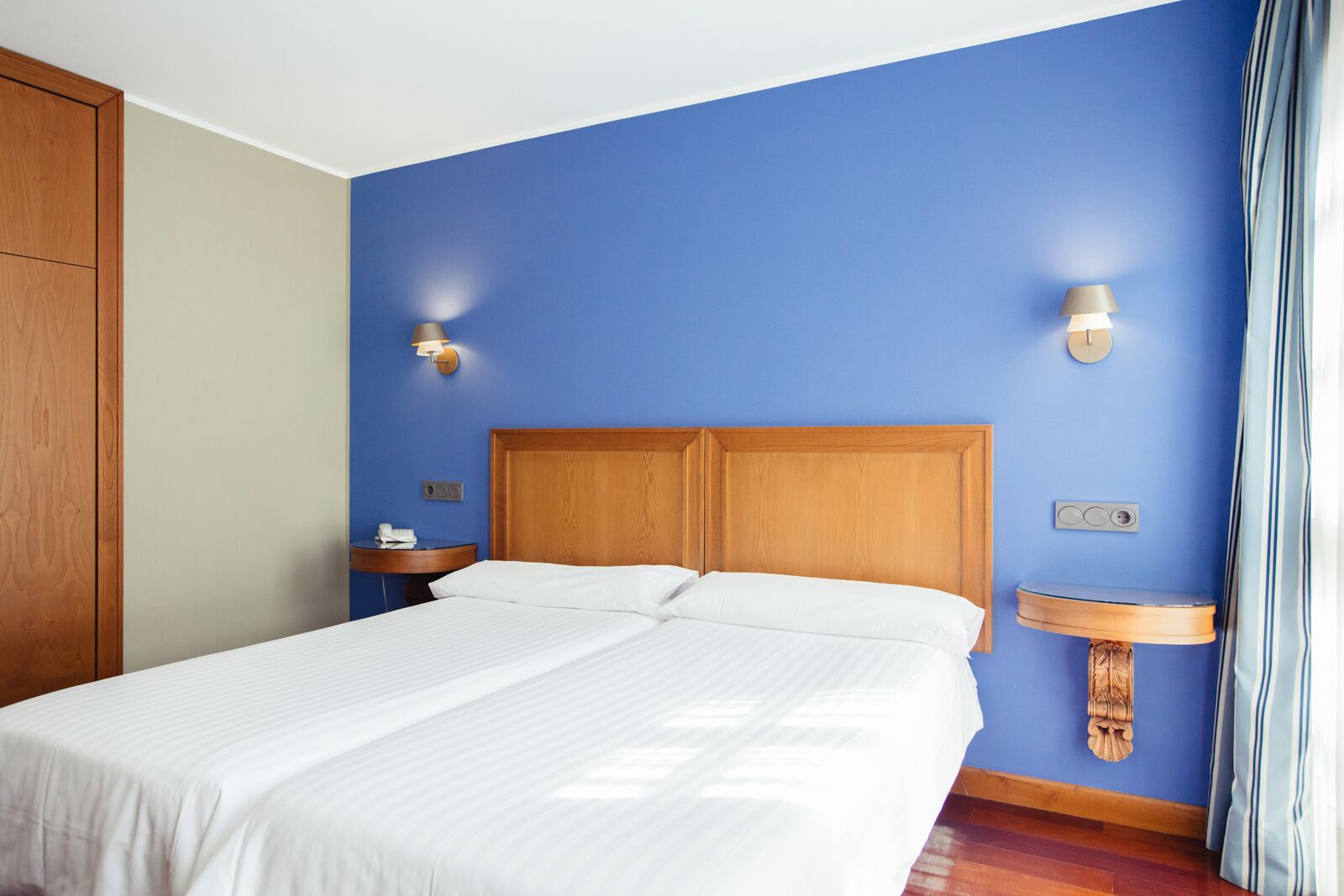 1 bedroom, in-room safe, desk, iron/ironing board