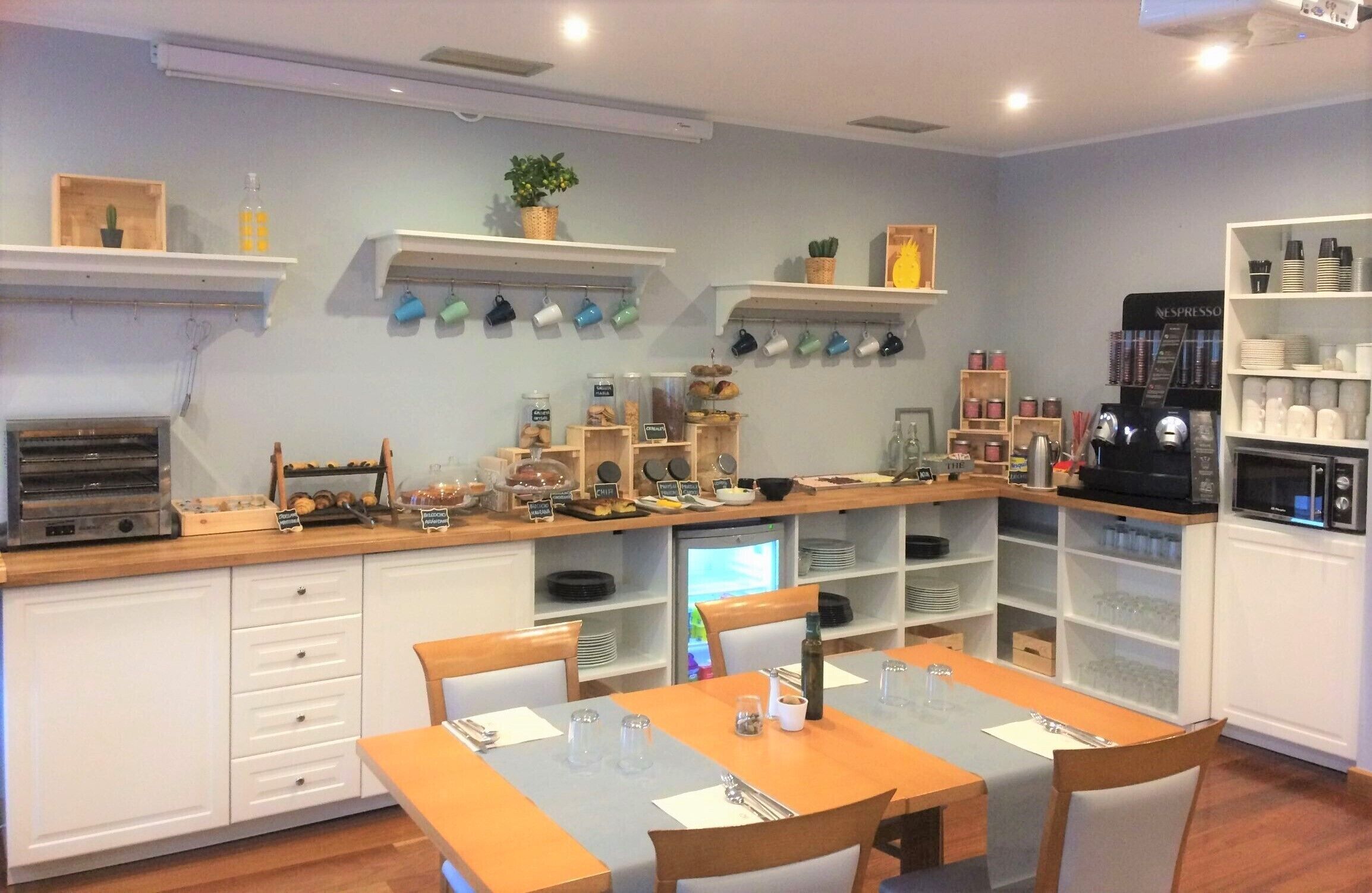 daily buffet breakfast (eur 11 per person)