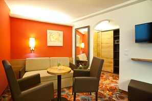 Standard Double Room | Living area