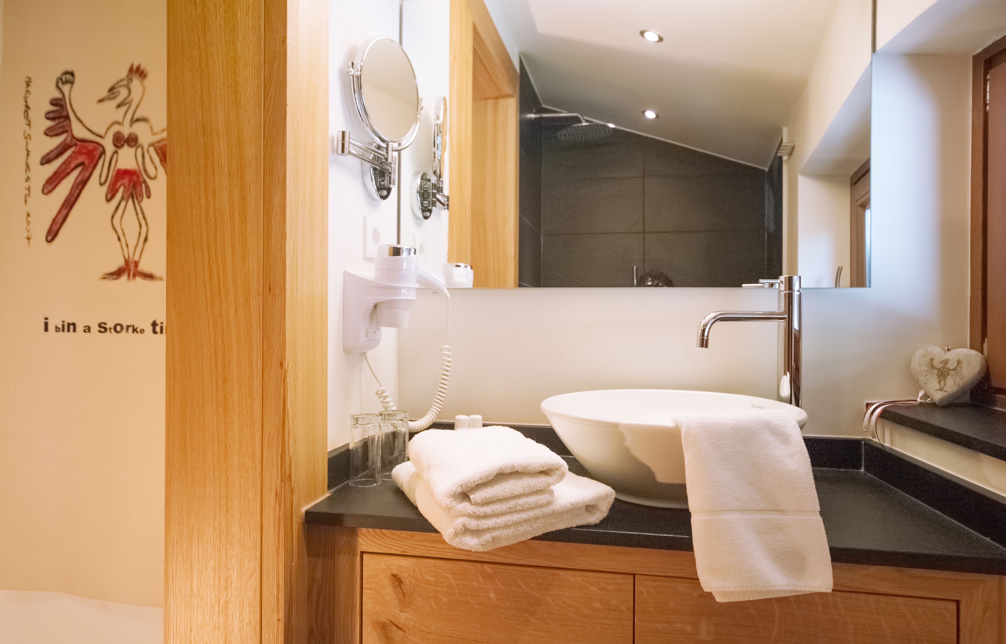 deluxe double room | bathroom sink