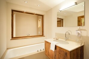 Classic Suite | Bathroom