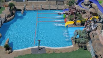 Indoor pool, seasonal outdoor pool, pool loungers