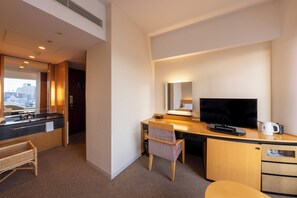 Standard Twin Room, Non Smoking (Palace Side) | Down comforters, in-room safe, desk, blackout drapes - Hotel Grand Arc Hanzomon (Tokyo)