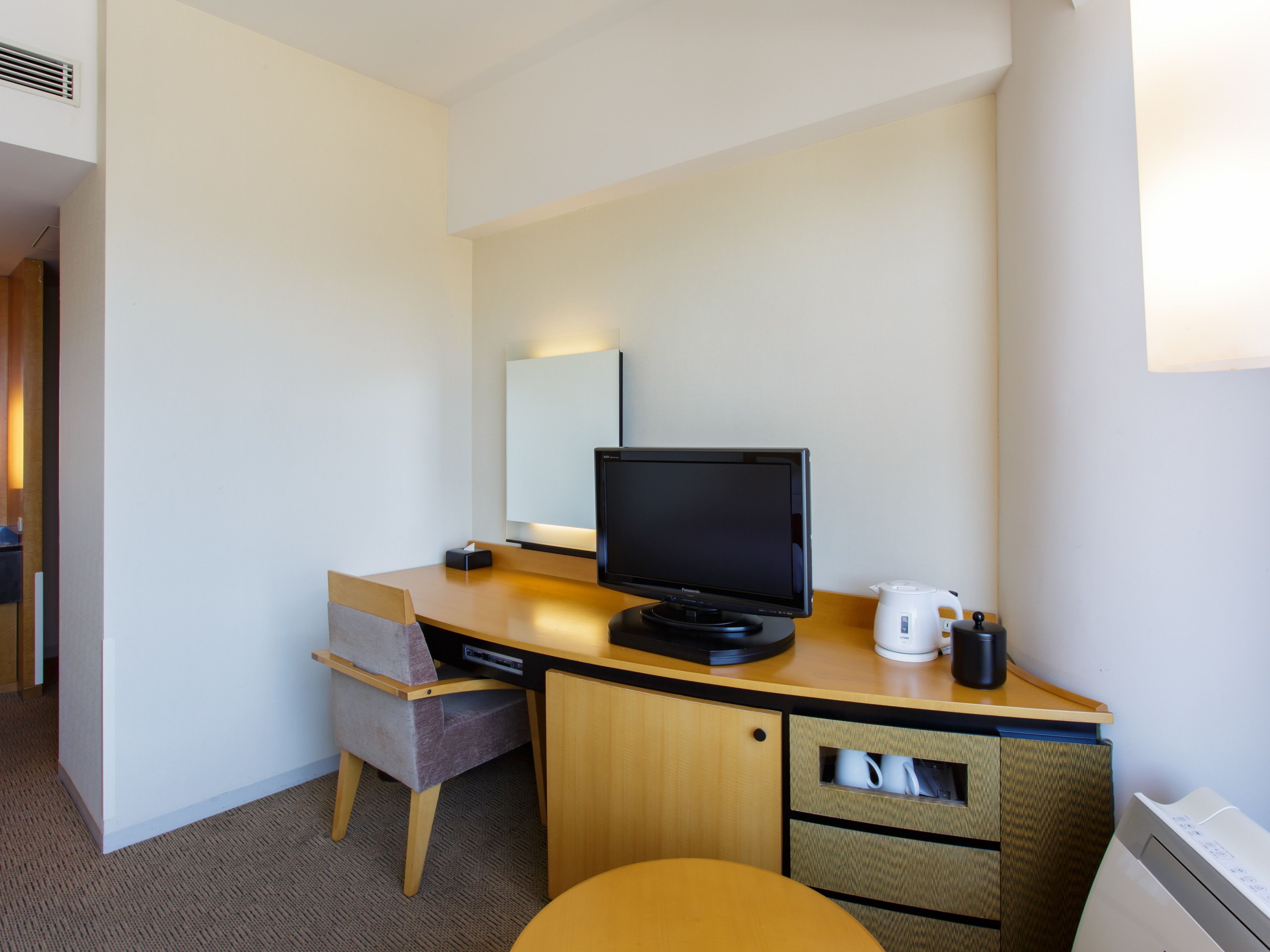 standard twin room, smoking (palace side) | down duvets, in-room safe, desk, blackout curtains