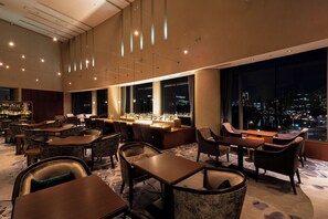 Bar (on property) - Hotel Grand Arc Hanzomon (Tokyo)