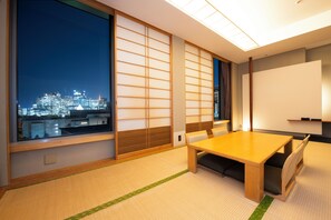 Deluxe Japanese Style Room (Palace Side), Non Smoking | Down duvets, in-room safe, desk, blackout curtains - Hotel Grand Arc Hanzomon (Tokyo)