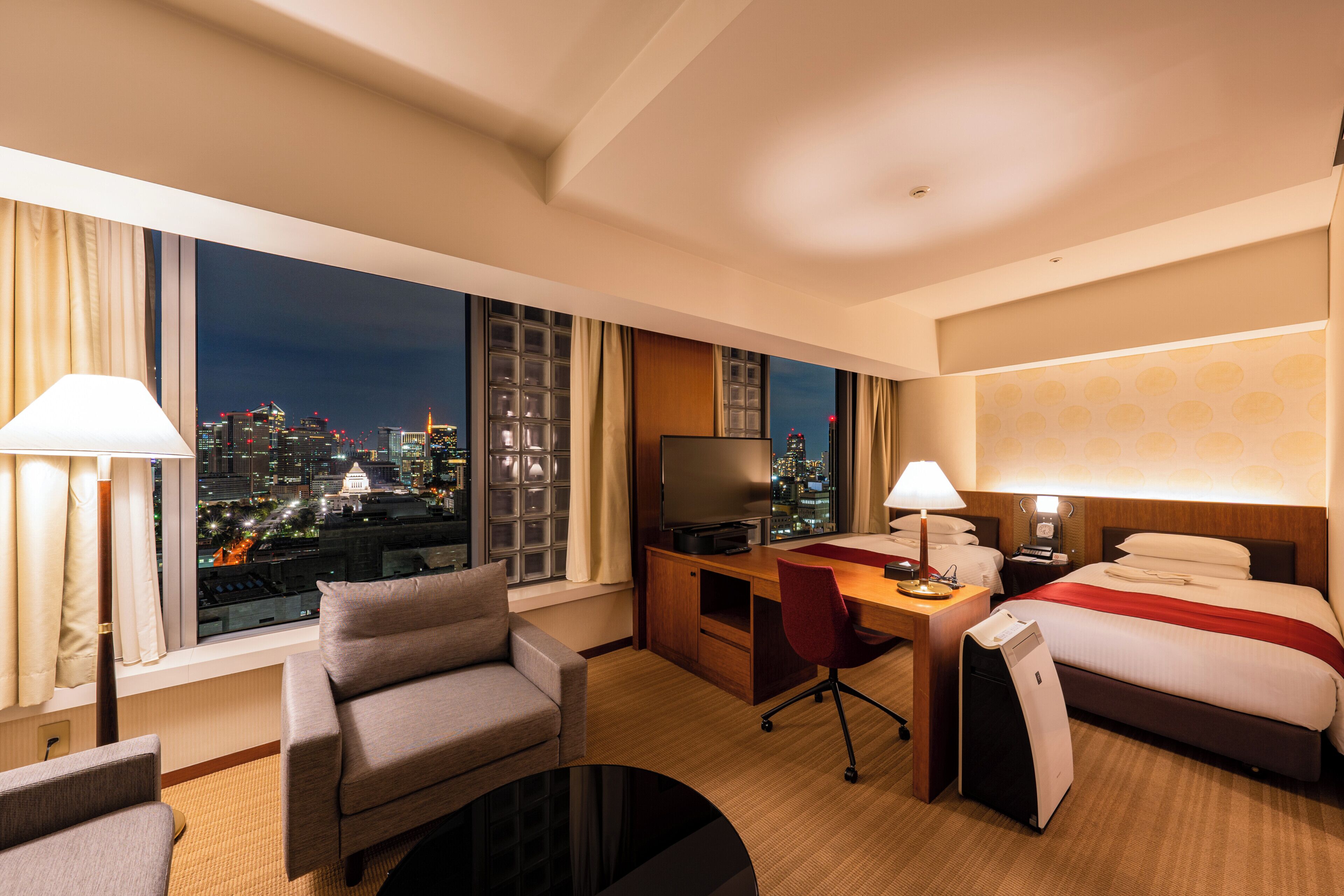 Deluxe Twin Room, Non Smoking (Top Floor / Palace Side) | Down comforters, in-room safe, desk, blackout drapes