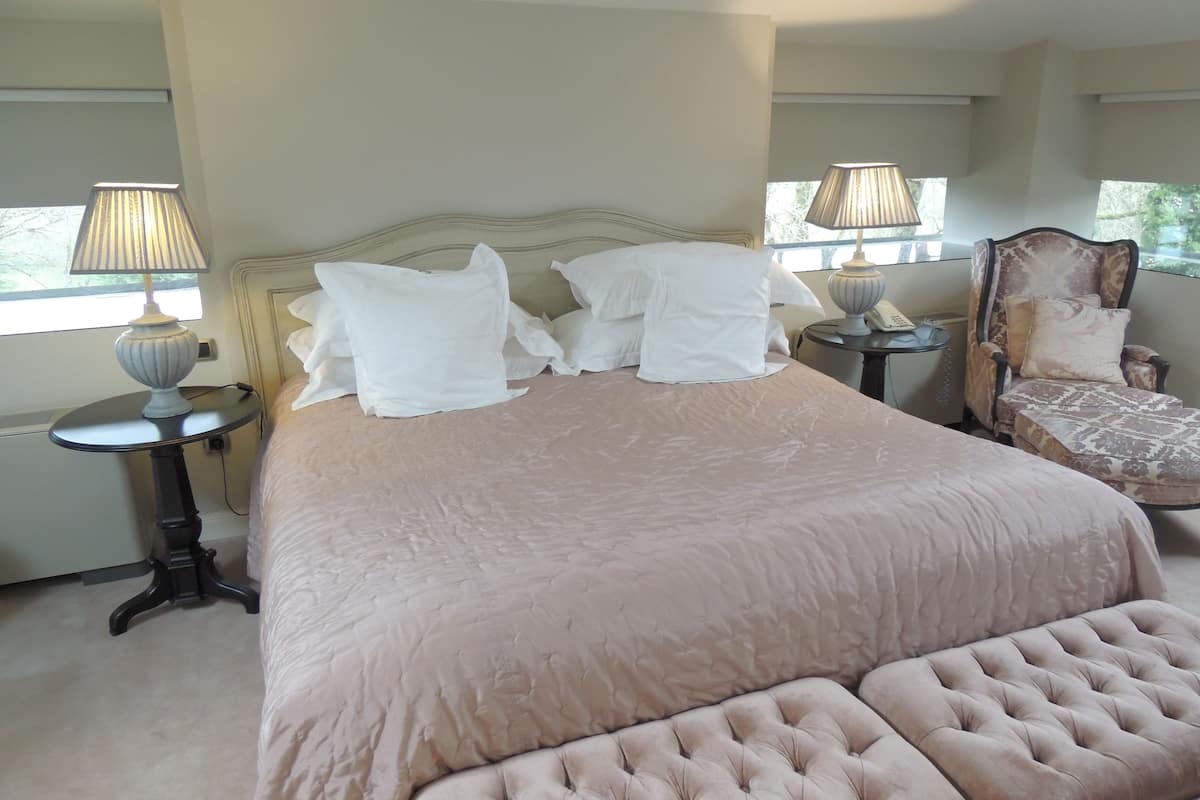 classic double room | premium bedding, minibar, in-room safe, desk