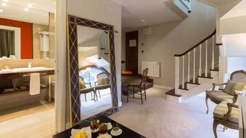 1 dormitorio, ropa de cama de alta calidad, minibar y caja fuerte