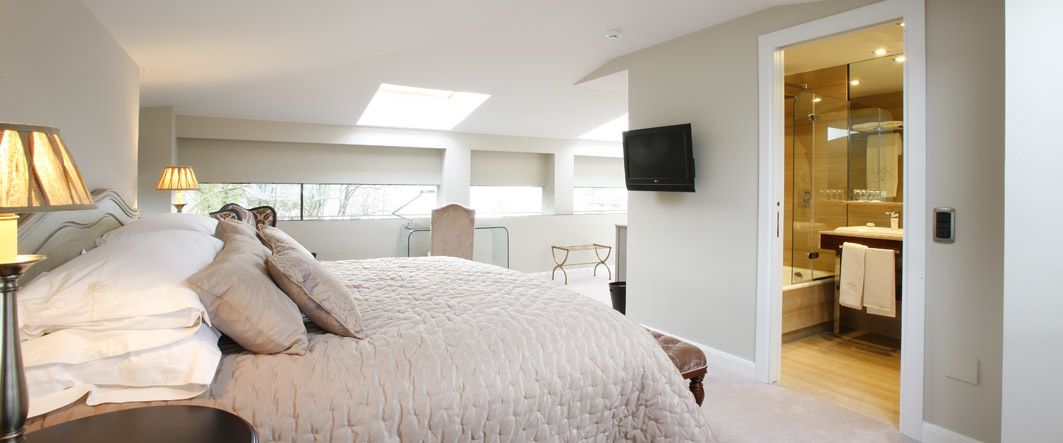 classic double room | premium bedding, minibar, in-room safe, desk