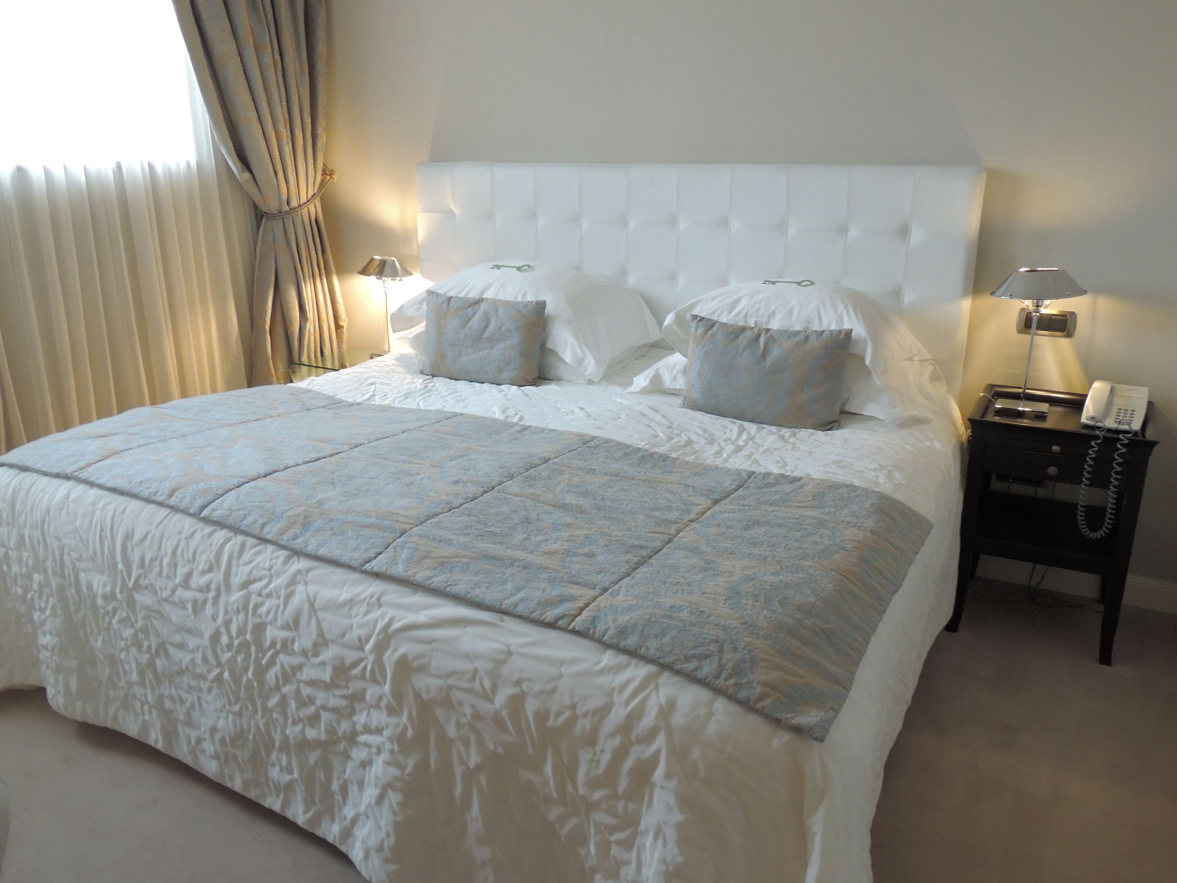 classic double room | premium bedding, minibar, in-room safe, desk