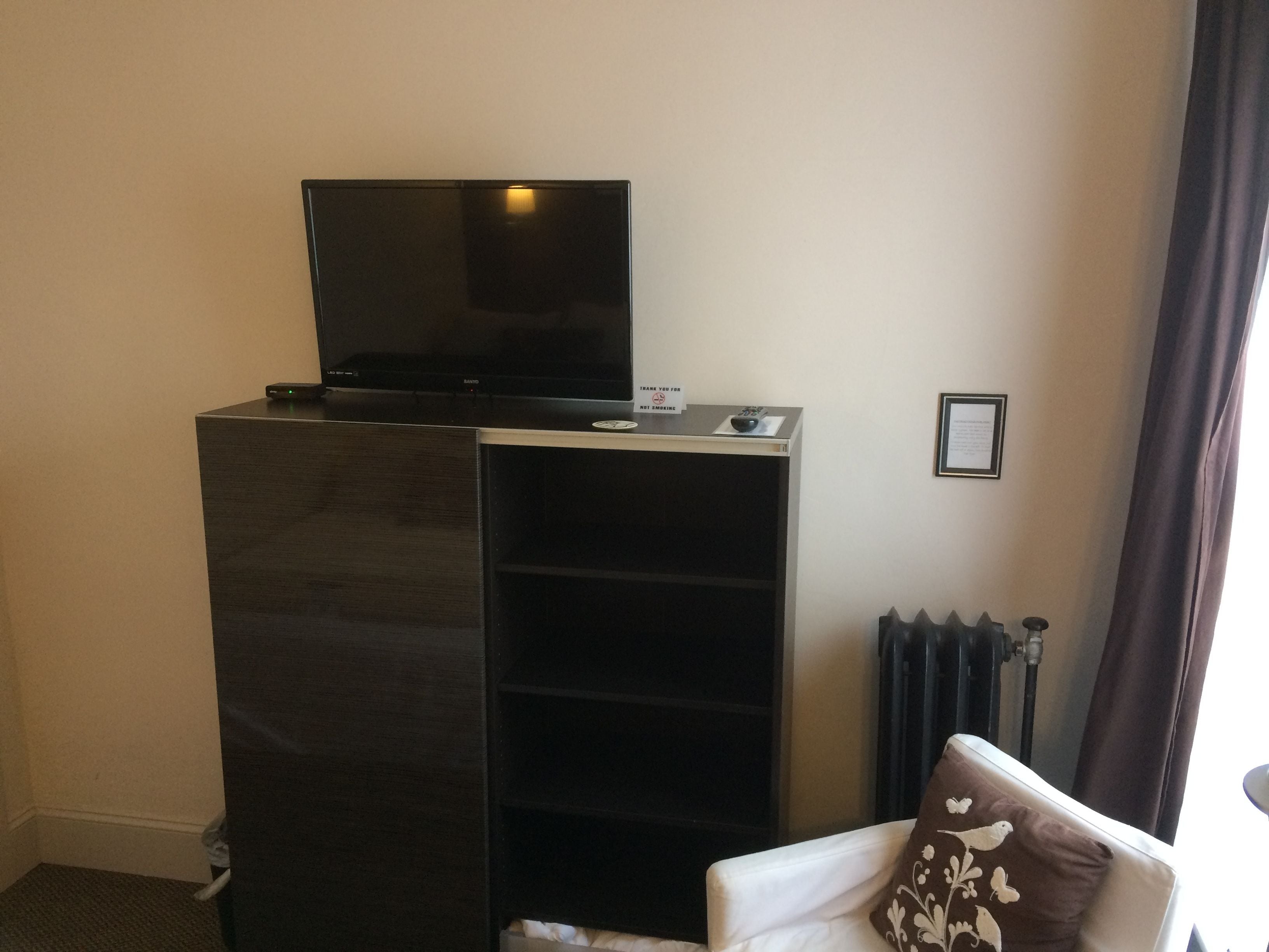 307 georgia pacific (shared bathroom) | premium bedding, blackout curtains, iron/ironing board, free wifi