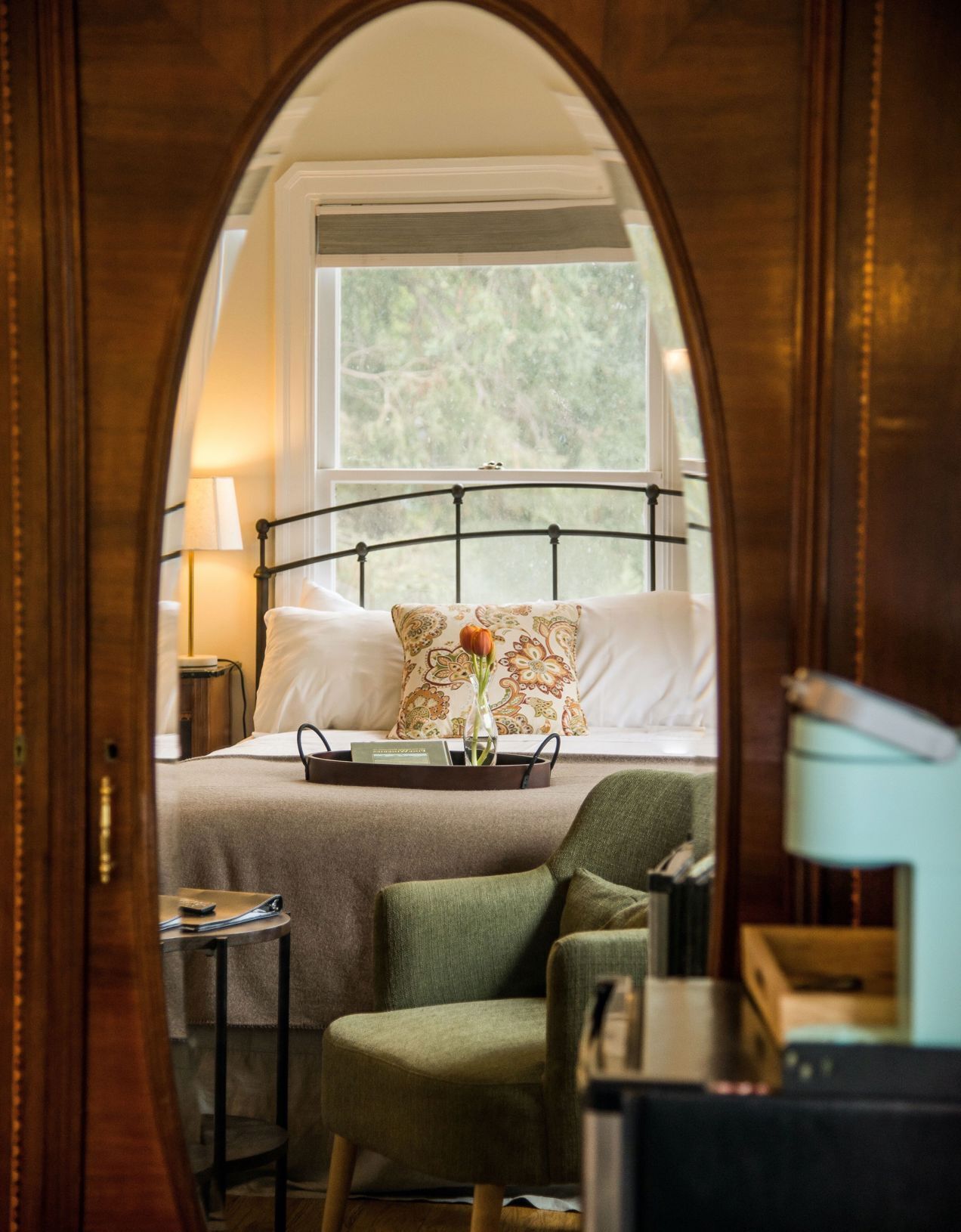 Premium bedding, in-room safe, iron/ironing board, free WiFi