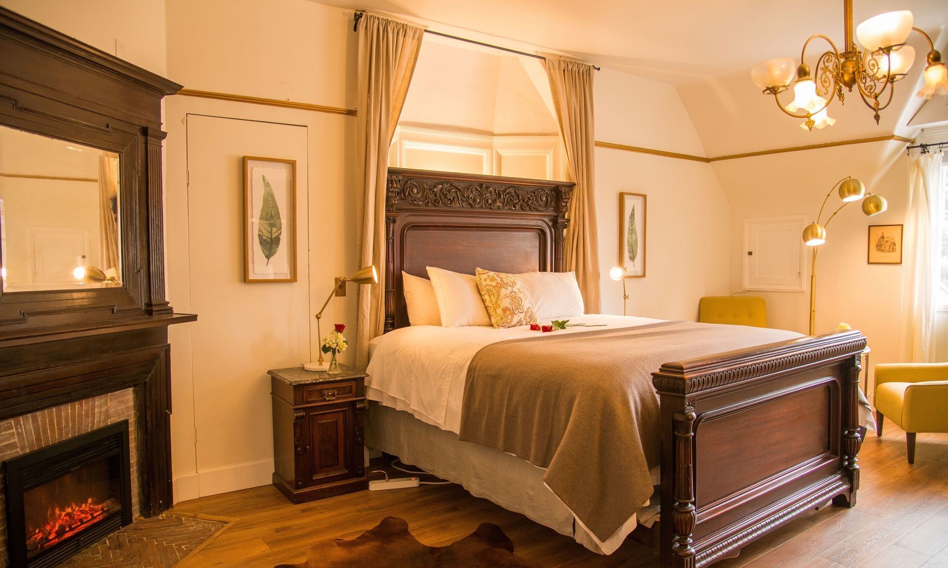 Premium bedding, in-room safe, iron/ironing board, free WiFi