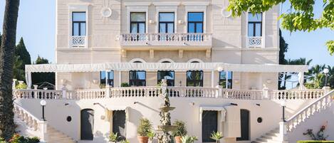 Facciata della struttura