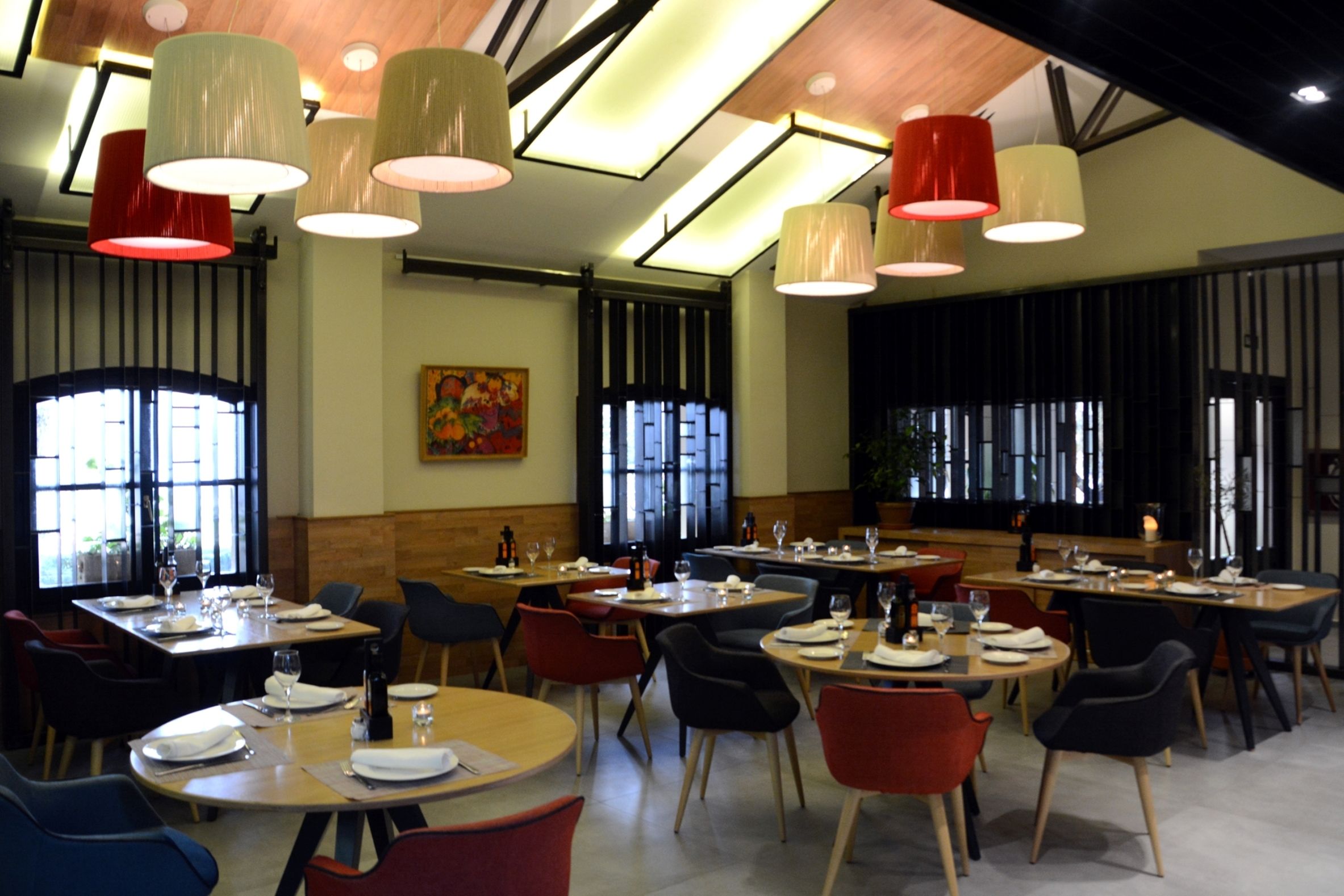 lunch, dinner served; mediterranean cuisine, al fresco dining