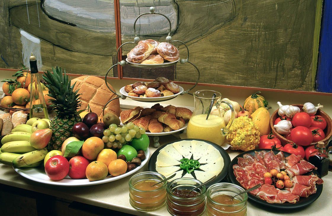 daily buffet breakfast (eur 9 per person)