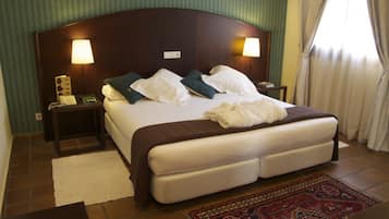 Superior Room | In-room safe, desk, free cots/infant beds, rollaway beds