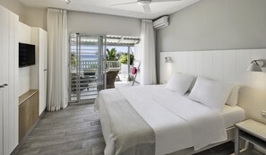 Terrace Ocean View | 1 bedroom, minibar, in-room safe, desk - The Bay (Black River)