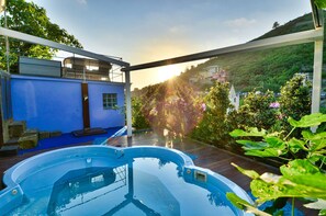 Outdoor spa tub - Cinqueterre Residence (Riomaggiore)