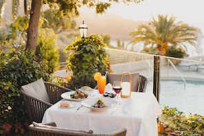 Breakfast, lunch and dinner served  - Hoposa Costa D'Or - Adults Only (Deià)