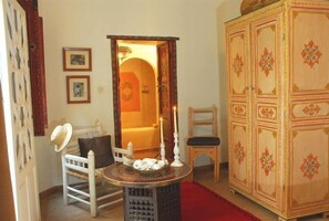 Double Room (Raha) | In-room dining - Riad La Terrasse des Oliviers (Marrakech)