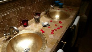 Family Room, 2 Bedrooms, 2 Bathrooms | Bathroom sink - Villa Amira et Spa (Marrakech)