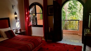 Premium bedding, in-room safe, free cribs/infant beds, rollaway beds - Villa Amira et Spa (Marrakech)