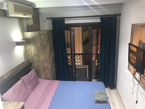 In-room safe, desk, soundproofing, free cots/infant beds - Ast Hotel (Istanbul)