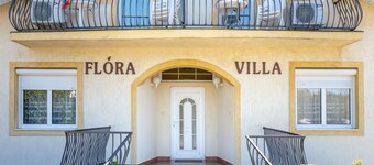 Flora Villa