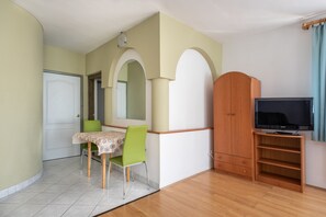 Apartment (for 4 people) | Pillowtop-Betten, Zimmersafe, schallisolierte Zimmer