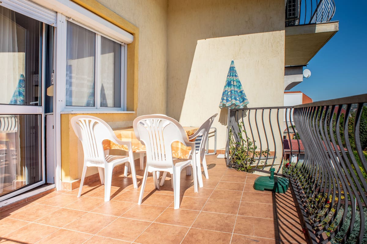 Apartment for 4 people | 1 bedroom, pillowtop beds, in-room safe, soundproofing