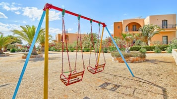 Children’s play area – outdoor