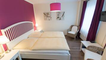 Double Room | In-room safe, iron/ironing board, cribs/infant beds, bed sheets