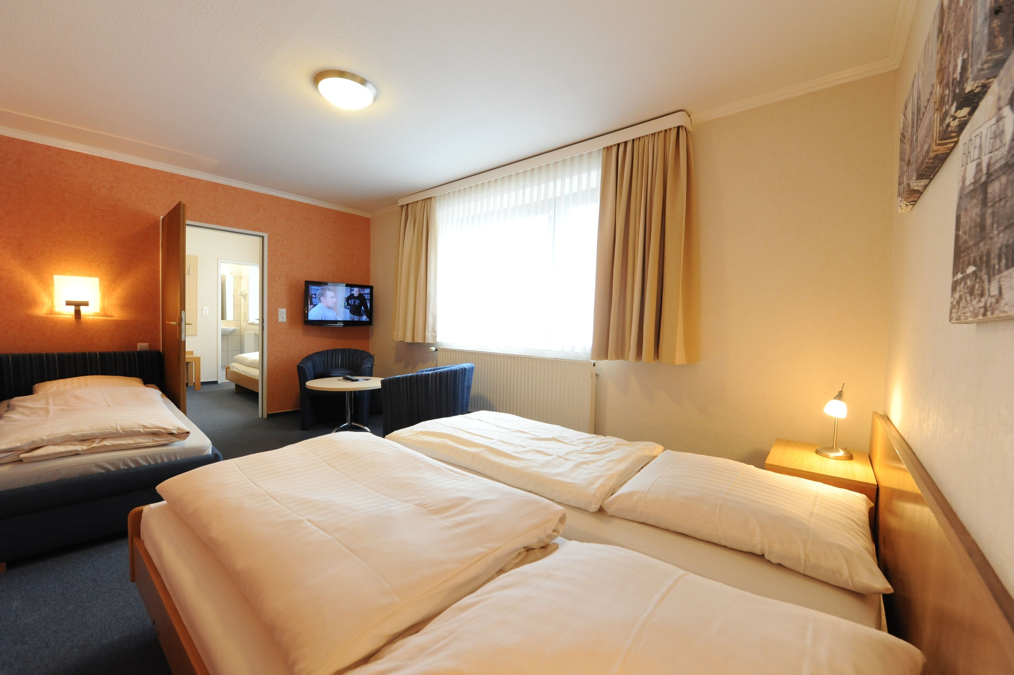 In-room safe, iron/ironing board, cribs/infant beds, bed sheets